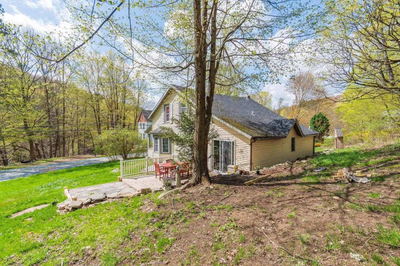Cozy Creek Inn North Branch Exterior photo